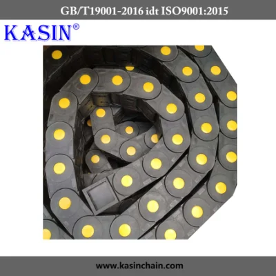 35 x 50mm 完全密閉型プラスチック牽引チェーン、ケーブル保護ブリッジ付き
